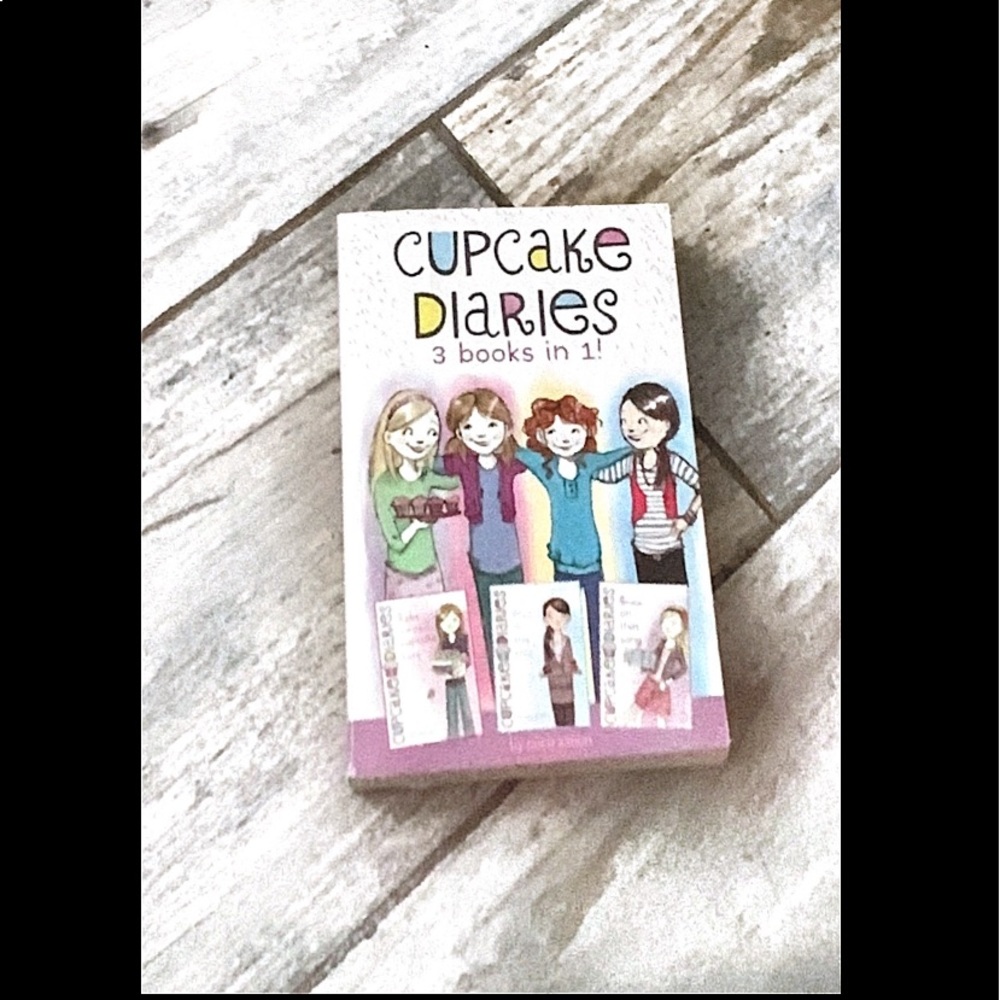 COPY - 3 in 1 cupcake diaries book